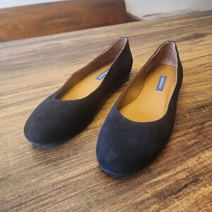 MARGAUX  Black Suede Classic Flats Round Toes Shoes Sz US 39.5 9.5 Narrow